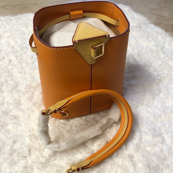 SOLD Danse lente josh bucket leather shoulder bag - Picture 8 of 12